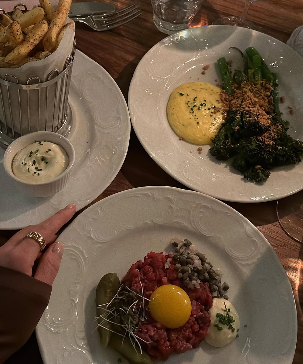 Dinner with sisters is perfect