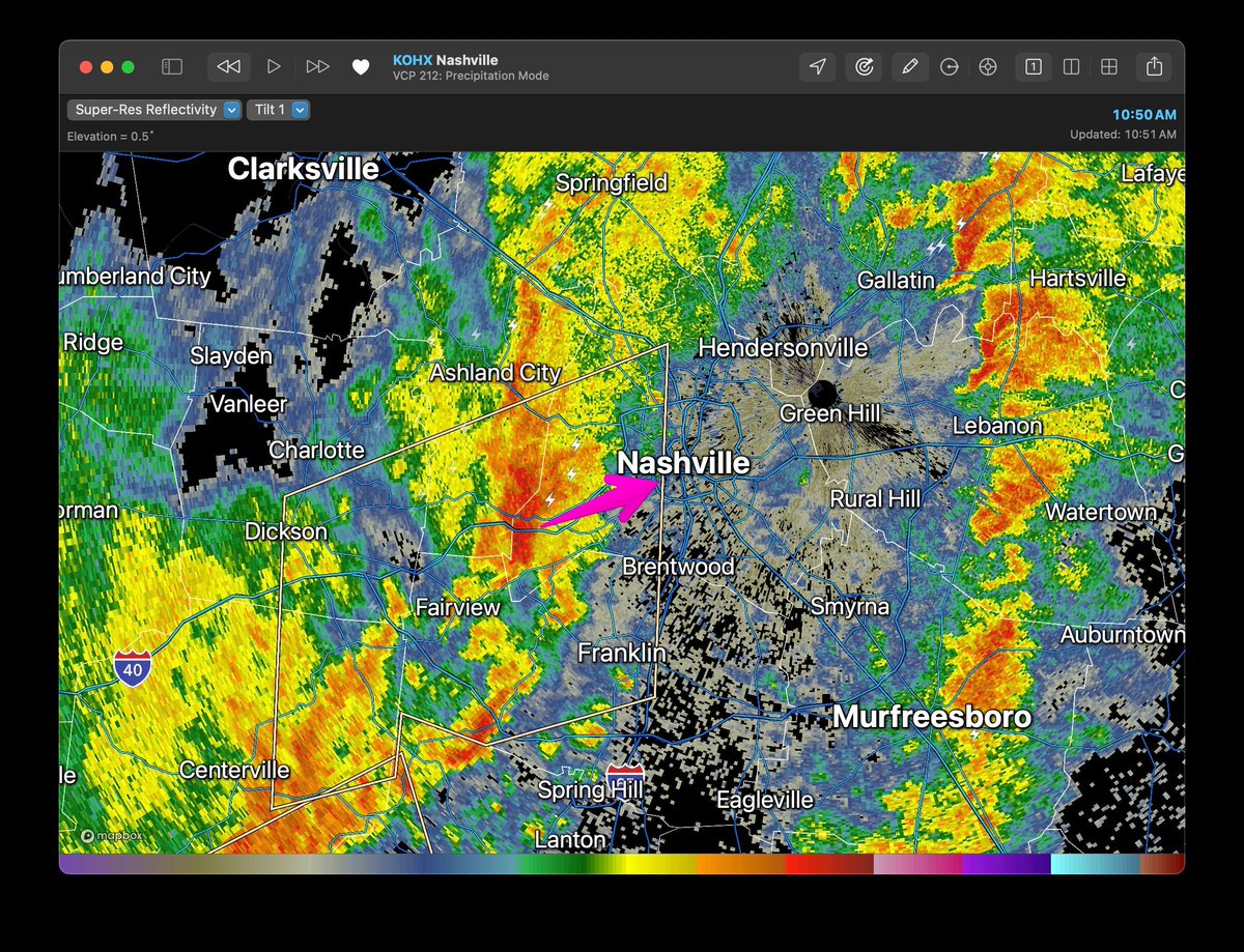 NashSevereWx's tweet photo. Strongest part of the storm is headed up into Downtown Nashville shortly. 50 mph winds possible along with heavy rain and lightning. *Currently* non-severe. 10:53 am https://t.co/vTs76Aq0CU
