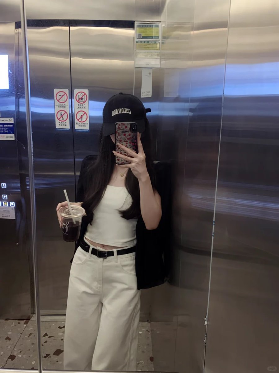 A188TG's tweet photo. 北京
大二在读小美，平时不缺钱花，找个搭子旅游，健身，打
游戏，平时一起玩，微微爆
#北京投稿   #北京线下 https://t.co/PNihY6iwUL
