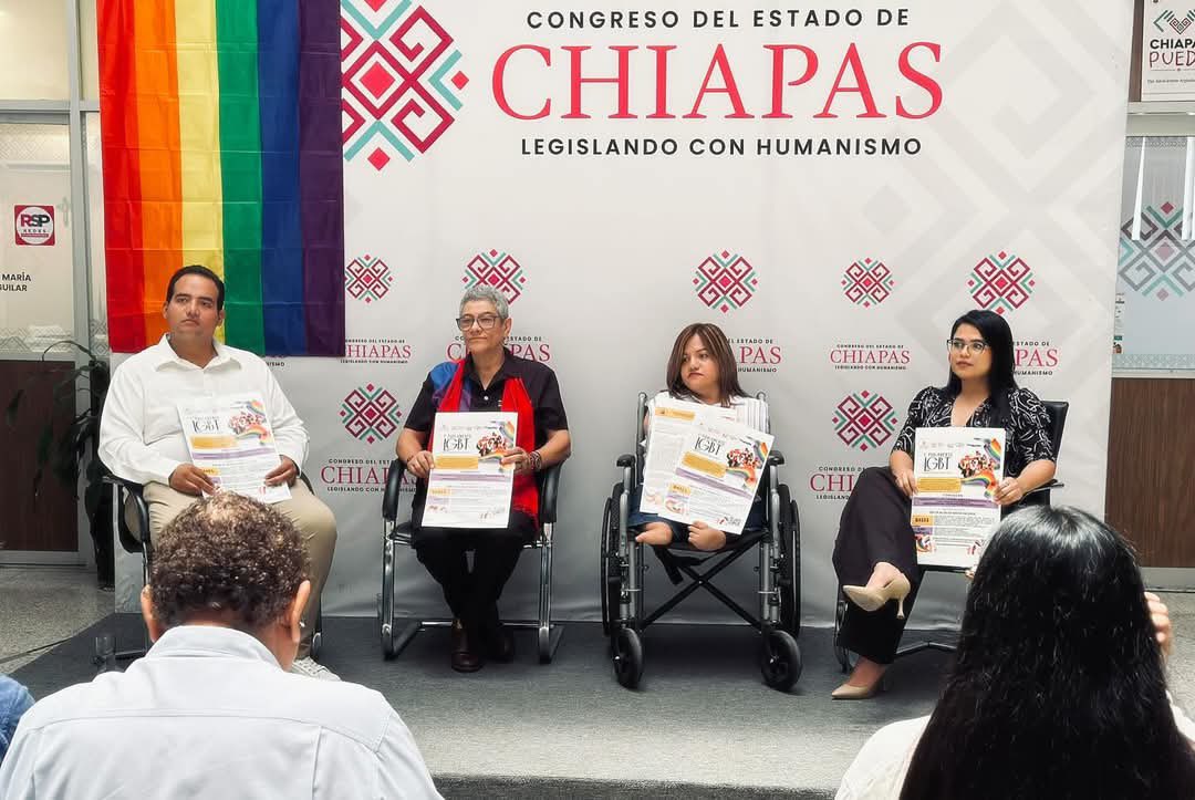 Ayer se presentó, desde el Congreso del Estado, la convocatoria al Primer Parlamento LGBTQIA+ en Chiapas.

Desde el IJECH, celebramos esta iniciativa por la inclusión y los derechos de todxs las juventudes.

🌈💪🏽
 #1ParlamentoLGBTQIA #Chiapas
