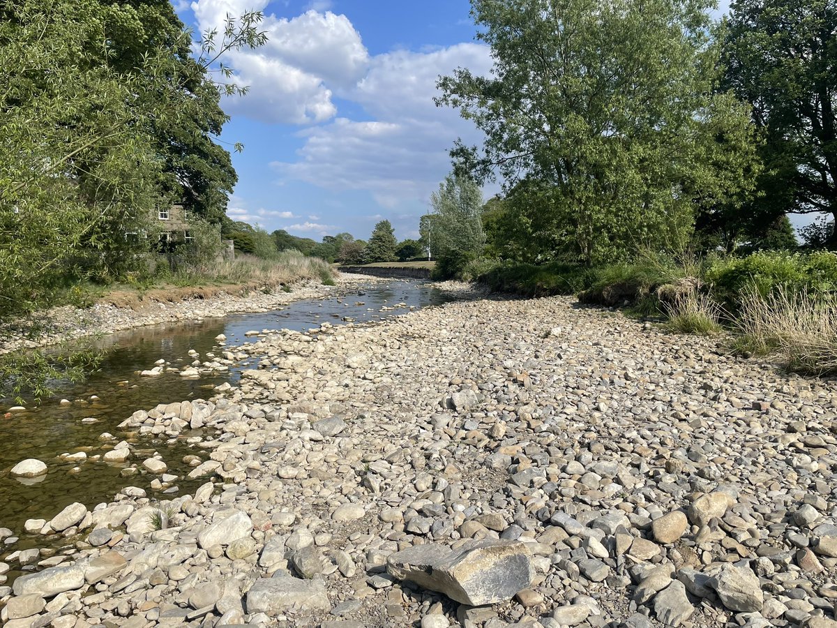 hoskopher's tweet photo. @Hudsonweather A couple of photos of the River Aire at Gargrave this afternoon. Only three feet wide and as many inches deep (shallow)! https://t.co/qGQpWfbHfh