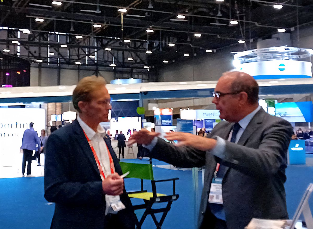 CEEVO95's tweet photo. #valdoise / #iledefrance / #ParisRegion / #ChooseIDF / #ebace / #Ceevo95 : Promotion des territoires du Val d'Oise par le CEEVO depuis ce matin au Salon EBACE 2025 (Salon International de l’aviation d’affaires) à Genève - https://t.co/mq9oAsjPOn - https://t.co/YoavjUNTKp https://t.co/4vzfTtp9Rg