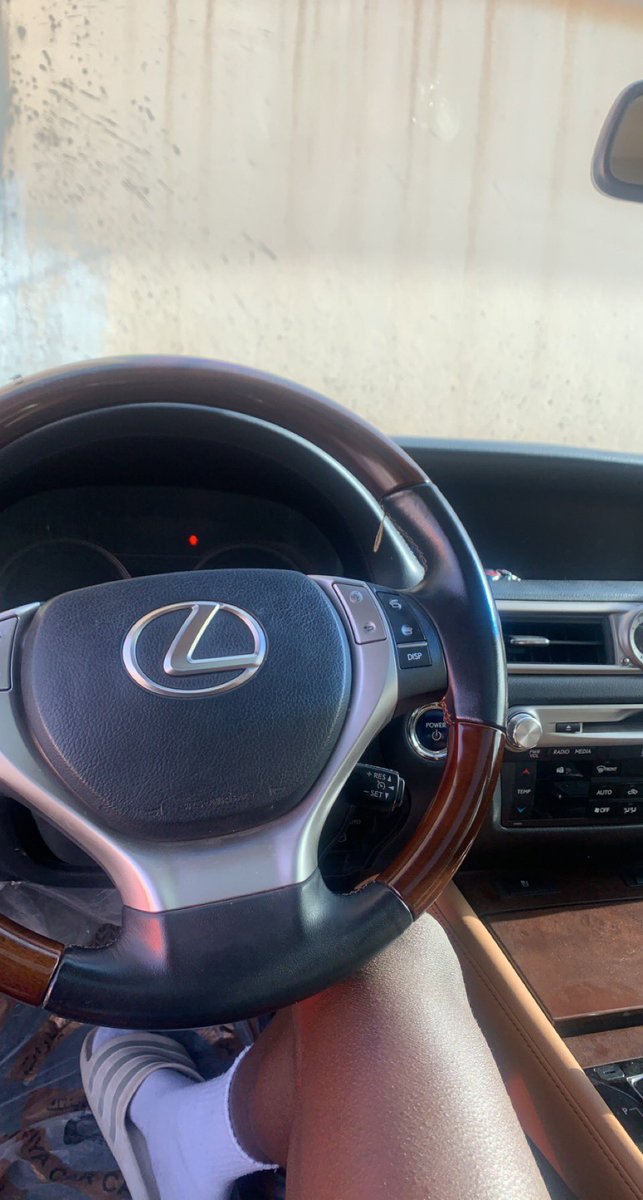 𝙼 🖤 . tweet media