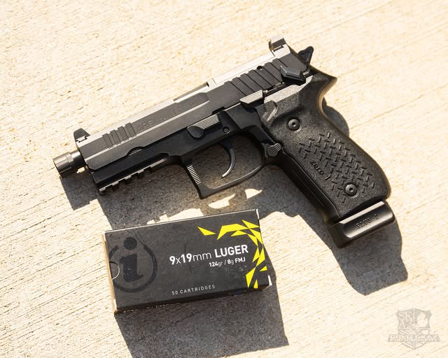 Ahhh, the simple life... A box of Igman and an <a href="/AREXUSA1/">AREXUSA</a> Zero 1 T!⁠