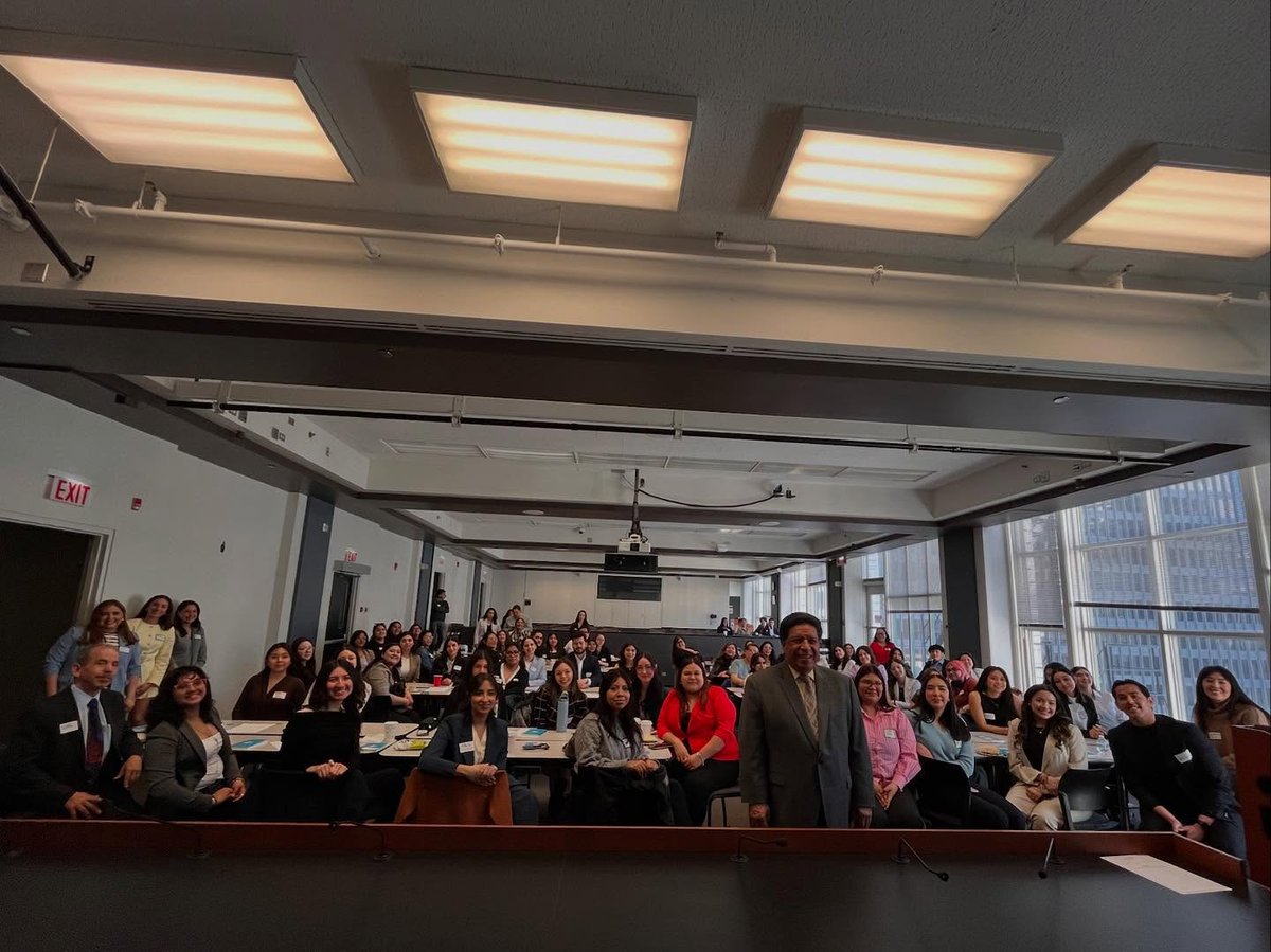 jennyflorr's tweet photo. a little over a month ago alongside respectable attorneys, paralegals, and judges. #hlai https://t.co/aBbFNT6Tiz