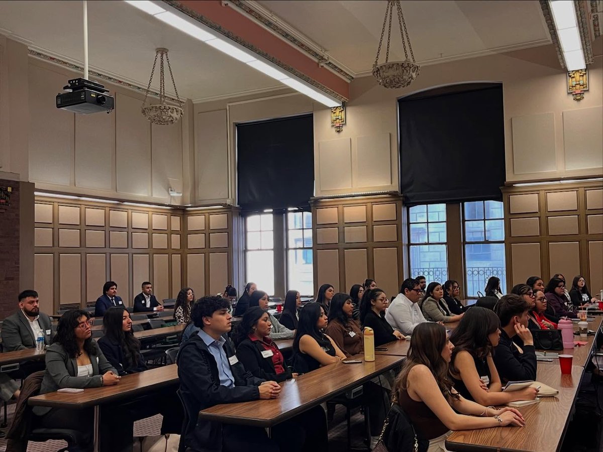 jennyflorr's tweet photo. a little over a month ago alongside respectable attorneys, paralegals, and judges. #hlai https://t.co/aBbFNT6Tiz