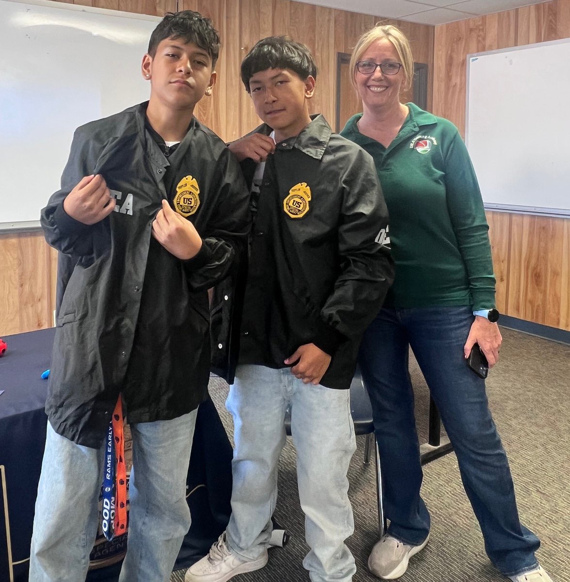 DEAElPaso (@deaelpasodiv) on Twitter photo Thank you to <a href="/BSybert_Prek8/">Rebeca Parada</a> for inviting us to your annual Career Day. We met at least two students who really want to become DEA Special Agents. See you in seven years! #CareerOpportunities Thank you to <a href="/BSybert_Prek8/">Rebeca Parada</a> for inviting us to your annual Career Day. We met at least two students who really want to become DEA Special Agents. See you in seven years! #CareerOpportunities
