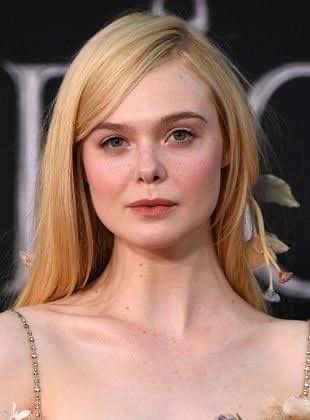 litteraverso's tweet photo. 🚨 Elle Fanning viverá Effie Trinket na adaptação de “Jogos Vorazes: Amanhecer na Colheita”. https://t.co/aogJ9RcLFR