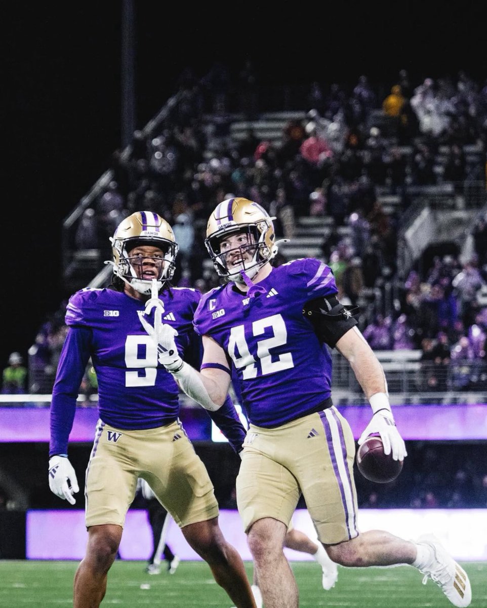 Roman igwebuike (@roman_igwebuike) on Twitter photo Blessed to receive an offer from The University Of Washington!!
<a href="/Jordanlynch06/">Jordan Lynch</a> <a href="/CoachJRich/">John Richardson</a> <a href="/UW_Football/">Washington Football</a> <a href="/AllenTrieu/">Allen Trieu</a> <a href="/EDGYTIM/">Timothy “EDGYTIM” OHalloran</a> <a href="/CaravanFootball/">Caravan Football</a> <a href="/TomLoy247/">Tom Loy</a> <a href="/GregSmithRivals/">Greg Smith</a>
#AGTG #Huskies Blessed to receive an offer from The University Of Washington!!
<a href="/Jordanlynch06/">Jordan Lynch</a> <a href="/CoachJRich/">John Richardson</a> <a href="/UW_Football/">Washington Football</a> <a href="/AllenTrieu/">Allen Trieu</a> <a href="/EDGYTIM/">Timothy “EDGYTIM” OHalloran</a> <a href="/CaravanFootball/">Caravan Football</a> <a href="/TomLoy247/">Tom Loy</a> <a href="/GregSmithRivals/">Greg Smith</a>
#AGTG #Huskies