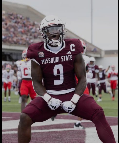 AntoineSmithh's tweet photo. #AGTG 🙏🏾After a great conversation with  @CoachThomas_MSU  Im blessed to receive a Divisional 1 Offer From @MoStateFootball @MoStFBRecruit #USVUS #MesquiteSkeeters 

Recruit a skeeter 🔥!
@CoachWritt 
@CoachRT1988 
@SkeeterRecruits 
@LoneStarPrepsTX 
@PrepRedzoneTX 
@TFloss32 https://t.co/OQHP6uyn0S