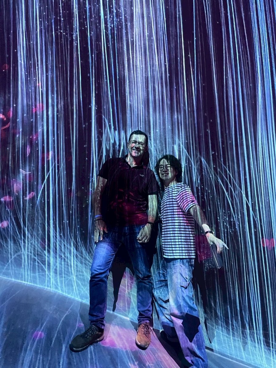 仁子 陽輔(Yosuke Niko) (@nikoyosuke) on Twitter photo Finally got to see my amazing former boss, <a href="/aklymchenko/">Andrey Klymchenko 🇺🇦</a> , here in Japan!
This time, it looked like we got caught in the rain—digitally.
Next time, I hope to welcome you to one of the sunniest places in Japan, Kochi! Finally got to see my amazing former boss, <a href="/aklymchenko/">Andrey Klymchenko 🇺🇦</a> , here in Japan!
This time, it looked like we got caught in the rain—digitally.
Next time, I hope to welcome you to one of the sunniest places in Japan, Kochi!