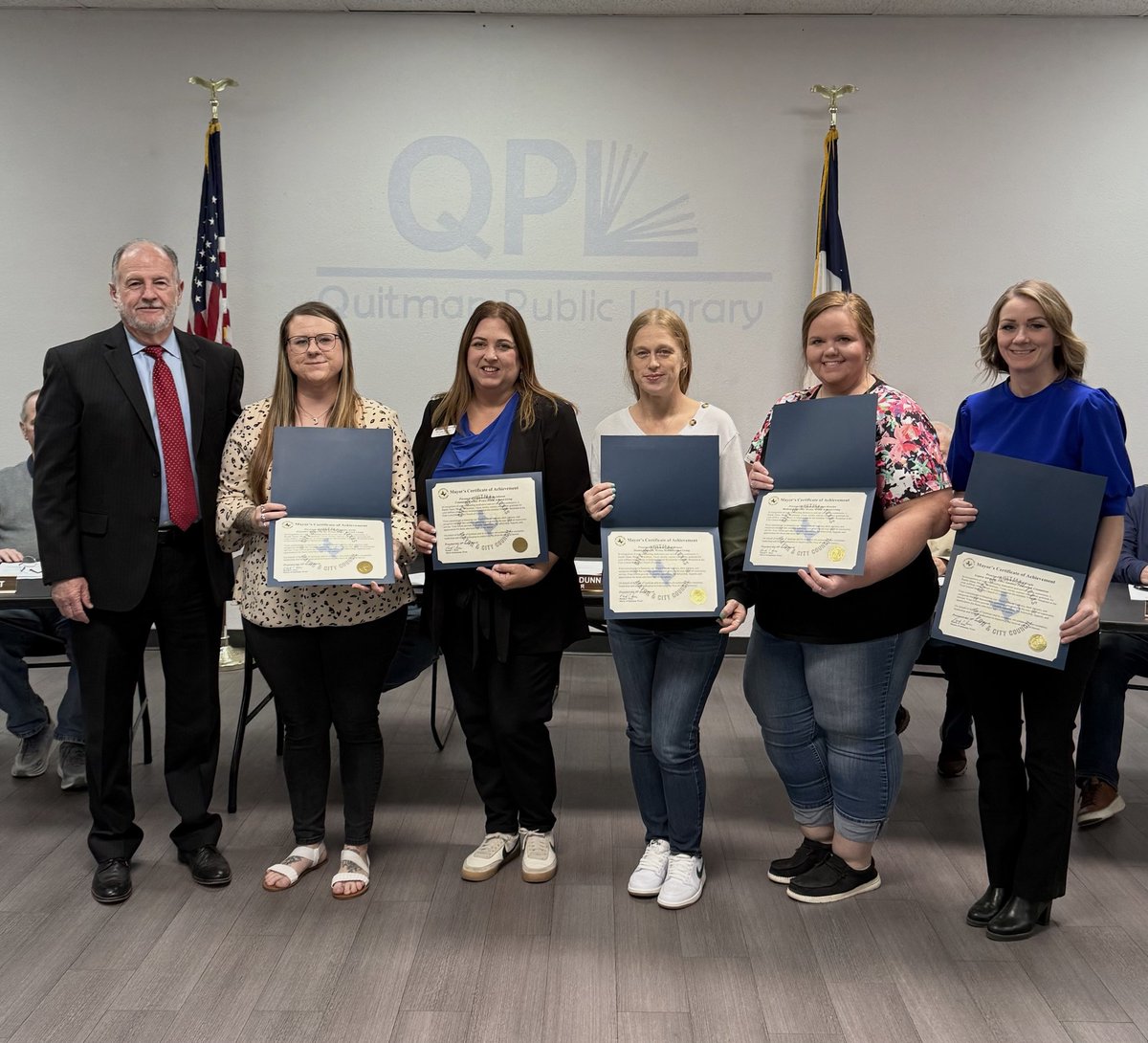 swfunding1's tweet image. Shoutout to our Satellite Branch Manager, Nikki Wright, for being honored by Mayor Randy Dunn with the Mayor’s Certificate of Achievement! 🎖️🙌

#SWFStrong #VeteranSupport #CommunityFirst #NikkiWright #QuitmanTX