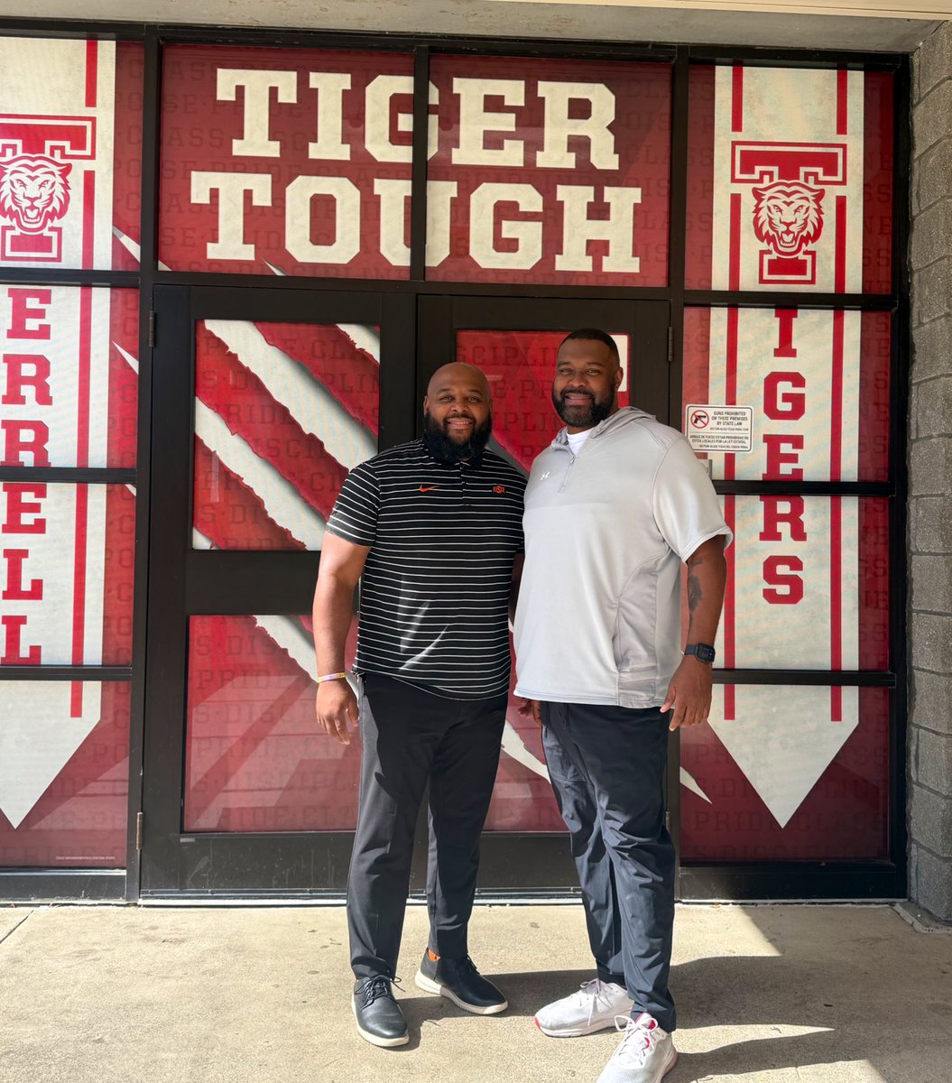 Terrell Tigers Football (@terrelltigerfb) on Twitter photo Thank you for stopping by 🐅Tiger Country🐅! Our players are excited to have an opportunity to compete at the next level!! <a href="/coachoneal_osu/">Cameron O'Neal</a> Oklahoma State🏈!
#recruittheTIGERS🐅
#TigerTOUGH🐅
#ba🐅
#TTP Thank you for stopping by 🐅Tiger Country🐅! Our players are excited to have an opportunity to compete at the next level!! <a href="/coachoneal_osu/">Cameron O'Neal</a> Oklahoma State🏈!
#recruittheTIGERS🐅
#TigerTOUGH🐅
#ba🐅
#TTP