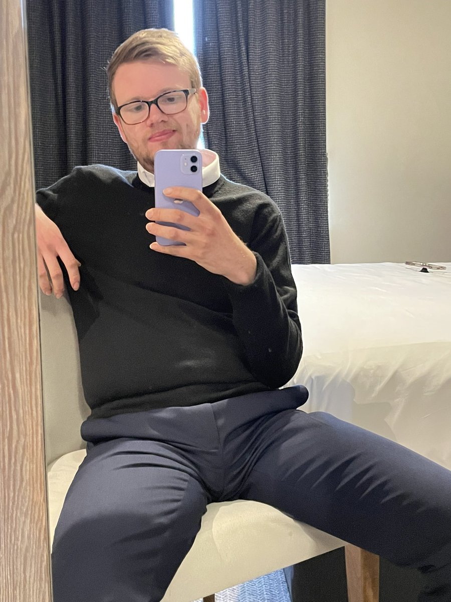 matt42012211's tweet photo. Should I wear a tie for tomorrows post? 👔 https://t.co/ZX5EAl5qcs