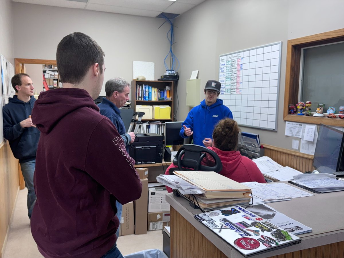hbcinternet's tweet photo. Wrapped up an off-plant Hosted Voice install at River Falls Heating in River Falls, WI! 🔥

Shout-out to Joe, Justin, and Katrin for a job well done — and thanks to River Falls Heating for the warm welcome! 👏

#HBCinyourcommunity #HPBX #HBCBusinessSolutions https://t.co/2GDEAvULmG