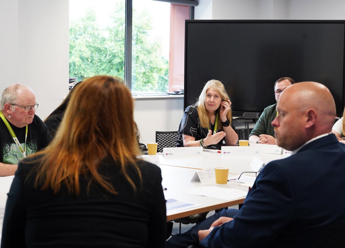 UsdawUnion (@usdawunion) on Twitter photo DWP Minister <a href="/Alison_McGovern/">Alison McGovern</a> visited Usdaw Head Office yesterday to meet with our reps and <a href="/PaddyLillisGS/">Paddy Lillis</a> to discuss issues surrounding Universal Credit, childcare and employment rights 💬
The issues raised by our reps will help to inform <a href="/UKLabour/">The Labour Party</a>'s Child Poverty Taskforce DWP Minister <a href="/Alison_McGovern/">Alison McGovern</a> visited Usdaw Head Office yesterday to meet with our reps and <a href="/PaddyLillisGS/">Paddy Lillis</a> to discuss issues surrounding Universal Credit, childcare and employment rights 💬
The issues raised by our reps will help to inform <a href="/UKLabour/">The Labour Party</a>'s Child Poverty Taskforce