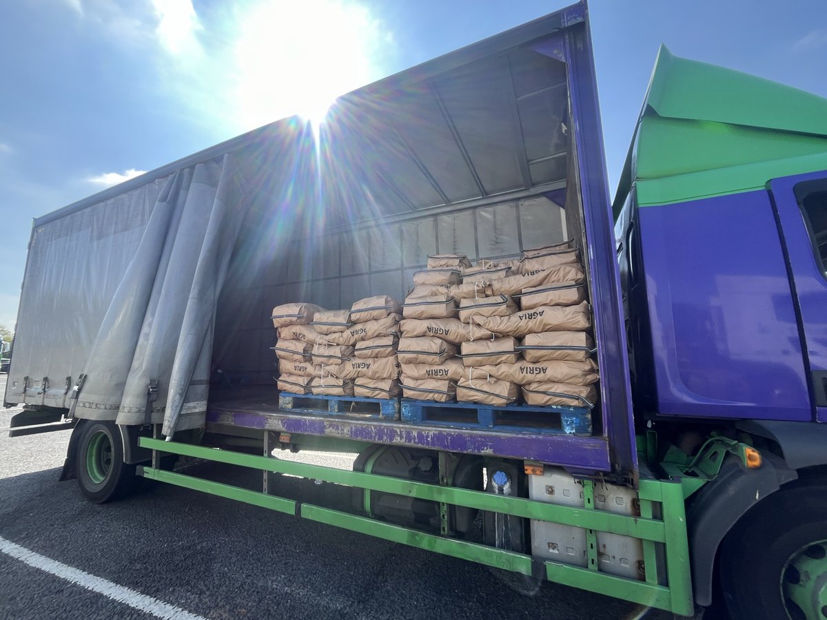 DVSAEnforcement's tweet photo. šØINSECURE LOADSšØ
āAny part of the load not secured or able to freely fall is unsafe
āDriver Responsibility
ā”ļøPlan & Prepare
ā”ļøCheck & Walk Around
ā
Strap or Chain
ā
Net or Sheet
ā
Remove
Know your load & how to secureš
https://t.co/nxhBnwVRcB
#DVSA #InsecureLoads https://t.co/IE36xG540Y
