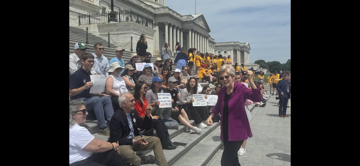 <a href="/SenWarren/">Elizabeth Warren</a> spoke to fired, Federal workers today on the US Capitol steps. They are at Congress for the 11th Tuesday in a row to demonstrate the importance of their former federal agencies to the American people. 

<a href="/medillonthehill/">Medill News Service</a>