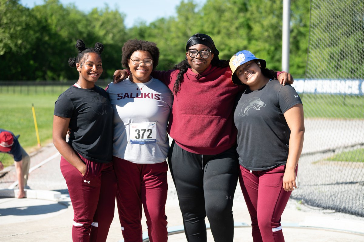 SIU_TrackXC's tweet photo. Pictures from the MVC Championship 📸

Look 👉 https://t.co/Zwp8ibYJvu

#1Team1Goal | #WinAsOne https://t.co/fv7aerCW0v