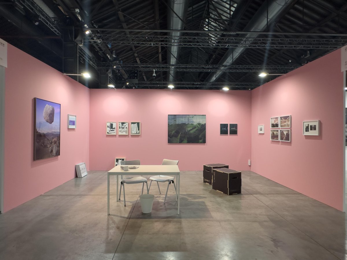gaze_off's tweet photo. ...momenti torinesi color rosa allo stand "Gaze-Off & Franco Marinotti"
#thephaiphotoartfair #ogrtorino #nunocera @MirkoSmerdel @jeanreynier #laviniamarinotti #cbcornici @lorenzobruni #gazeoff2025 https://t.co/4BOo1ypK6h