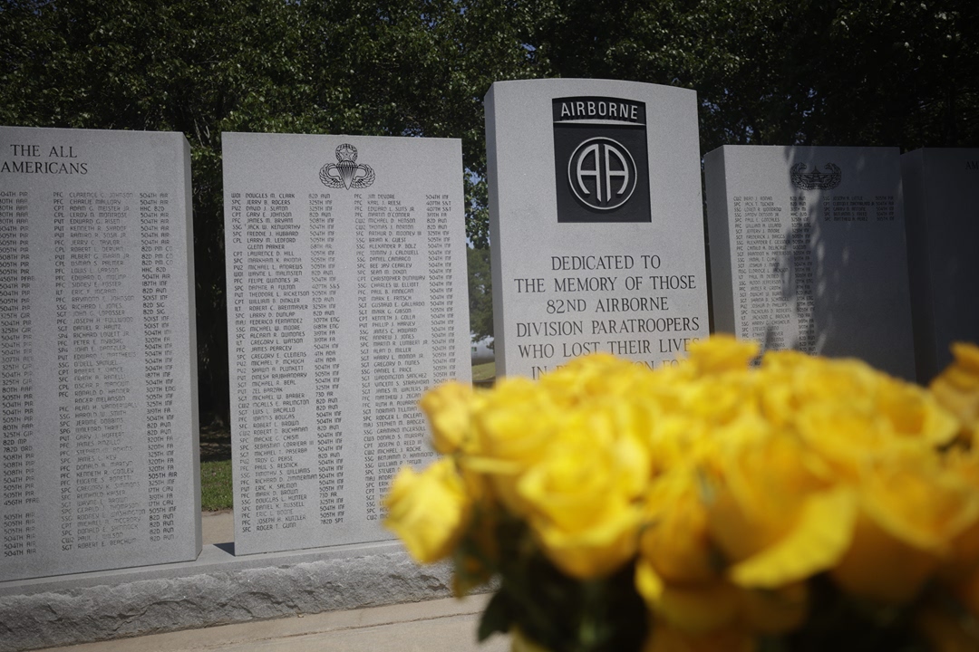 During the #AAW25 Division Memorial Ceremony, we pause to honor the memory of our Paratroopers who made the ultimate sacrifice. Their courage and service will never be forgotten.