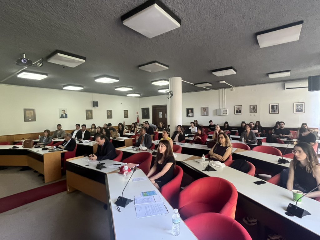 MesutCasin's tweet photo. Yeditepe Üniversitesi Hukuk Fakültesi ve Selanik Aristo Üniversitesi Hukuk Fakültesi arasındaki, “ Uluslararası Tıp Hukuku” devam ediyor… https://t.co/r9CDkaM2cd