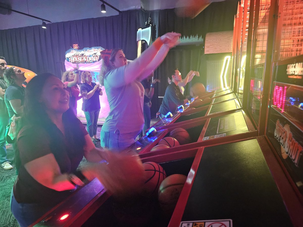 LeeAssociateHOU's tweet image. Team spirit was on full blast at our "Team Up &amp;amp; Turn Out" staff event at Dave &amp;amp; Busters! 🎉 From epic games to nonstop laughs, our crew showed what teamwork (and fun) is all about 🙌💥 Celebrating the people who make our culture strong every day! #TeamUpTurnOut #TeamBuilding
