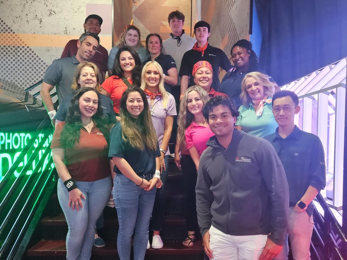 LeeAssociateHOU's tweet image. Team spirit was on full blast at our "Team Up &amp;amp; Turn Out" staff event at Dave &amp;amp; Busters! 🎉 From epic games to nonstop laughs, our crew showed what teamwork (and fun) is all about 🙌💥 Celebrating the people who make our culture strong every day! #TeamUpTurnOut #TeamBuilding