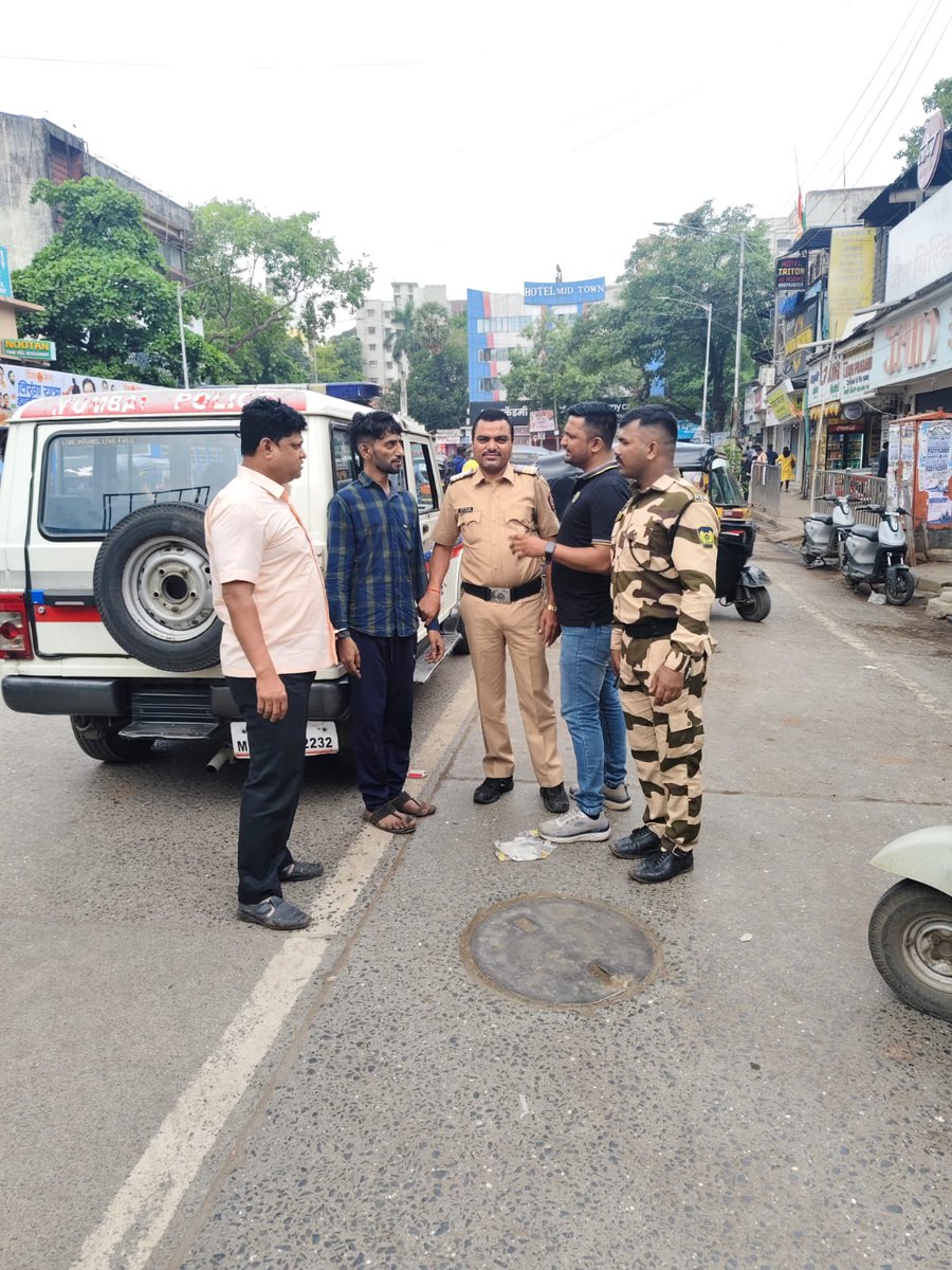 डी एन नगर पो ठाणे हद्दीत अंधेरी रेल्वे स्टे येथे अजय भानजी यांचा सॅमसंग fold 5 हा 1,20,000 रु कि चा मो/फो अनोळखी इसमाने चोरी केला होता.  HC वटाणे, MSF दौंड यांनी 24 तासाच्या आत नमूद गुन्ह्यातील आरोपी नामे कासिम  पटेल याचा शोध घेऊन गुन्ह्यातील  चोरी झालेला मोबाईल हस्तगत केला
