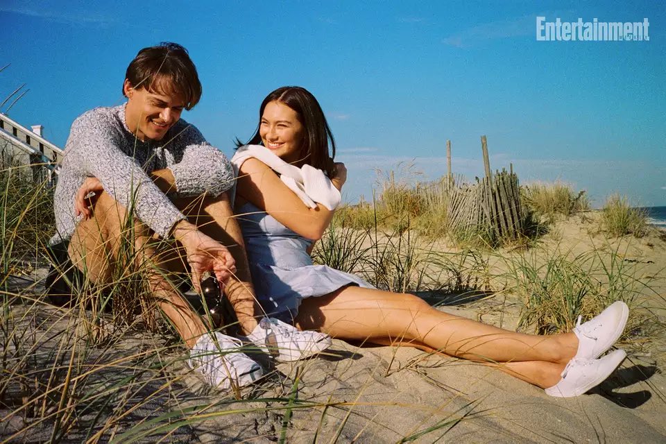FilmUpdates's tweet photo. ‘The Summer I Turned Pretty’ stars Lola Tung, Gavin Casalegno, and Christopher Briney for @EW

Photographed by Emma Louise Swanson.

🔗: https://t.co/zDr9l3bOM2 https://t.co/dQjBmIBVFa