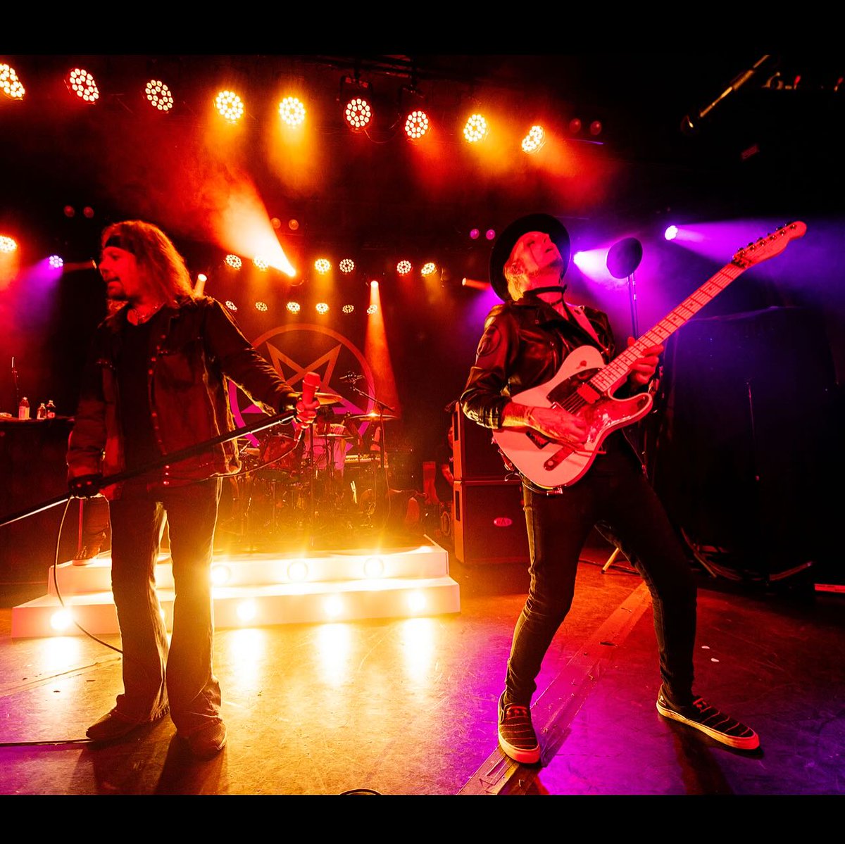 See you in Vegas <a href="/MotleyCrue/">Mötley Crüe</a>