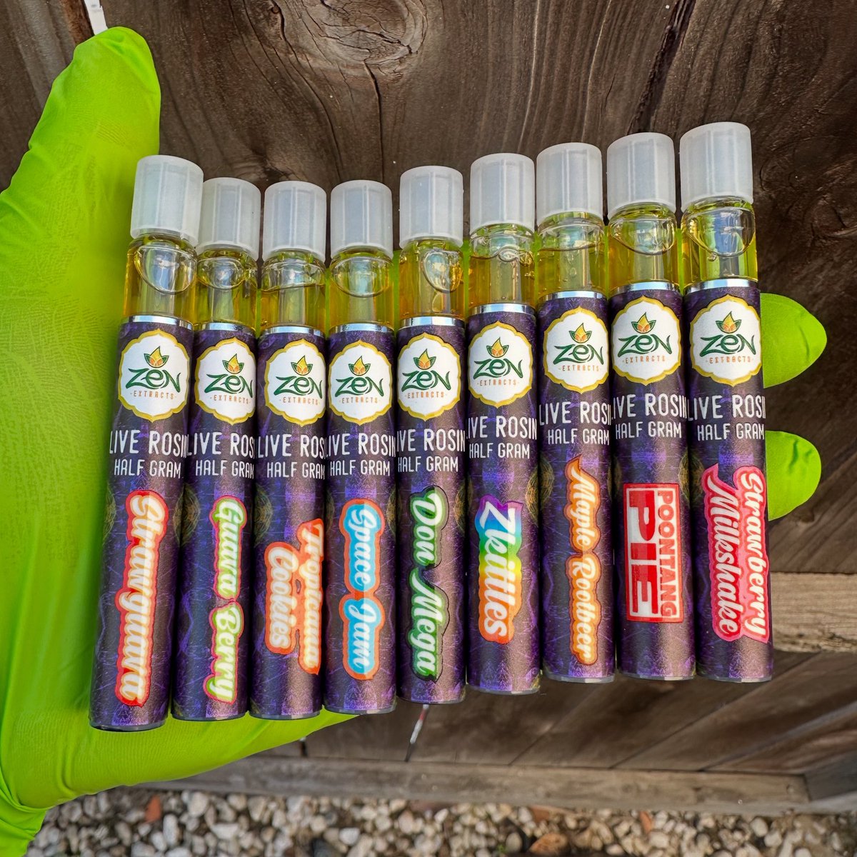 ZenExtracts's tweet image. O2 gang signs 🖖 

Just ordered some more hardware and got some new flavors coming up! @O2vape