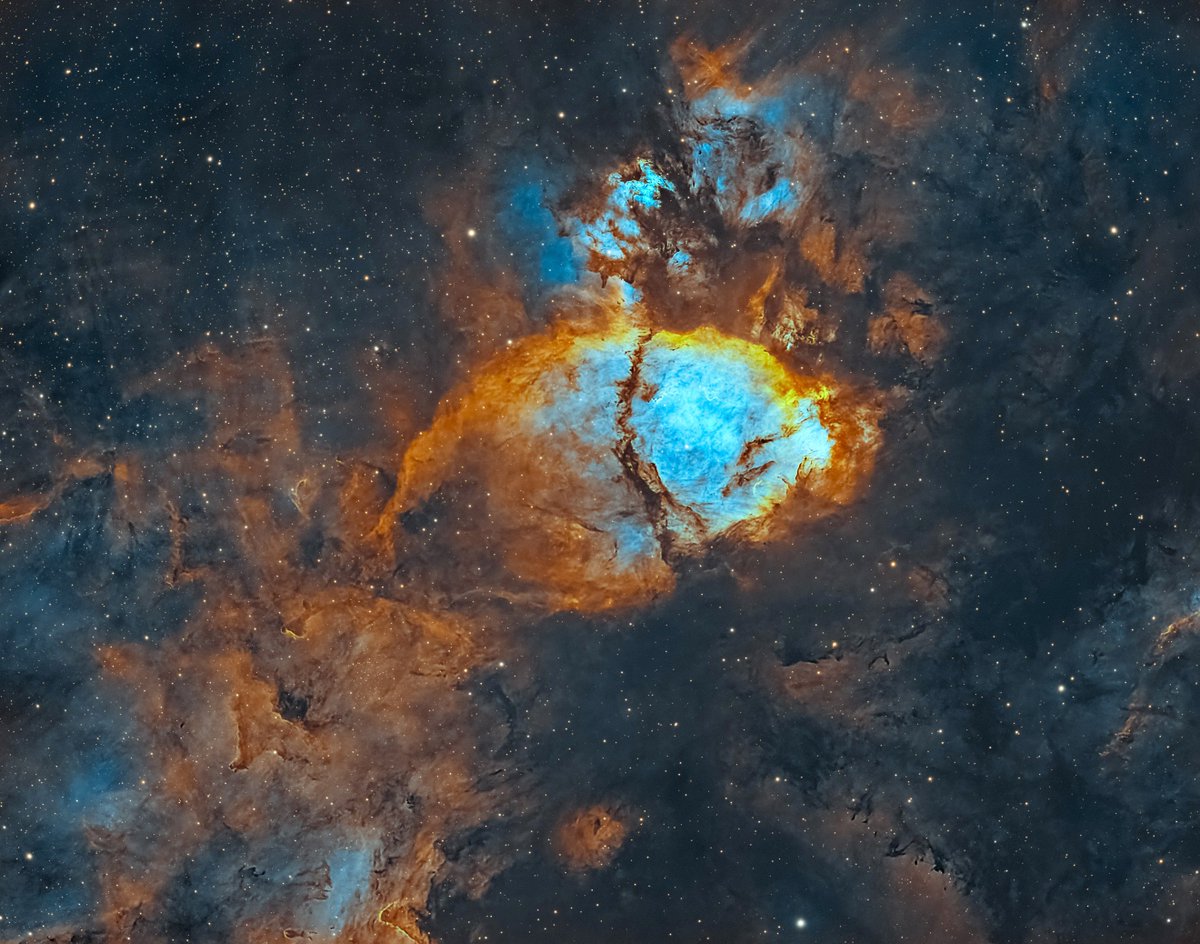 chucksastropho1's tweet image. The Fishhead Nebula.  Captured from Detroit.  This nebula is located in the Constellation Cassiopeia, approximately 6,000 light-years from Earth.  

Explore Scientific 127MM telescope
ZWO ASI1600MM camera