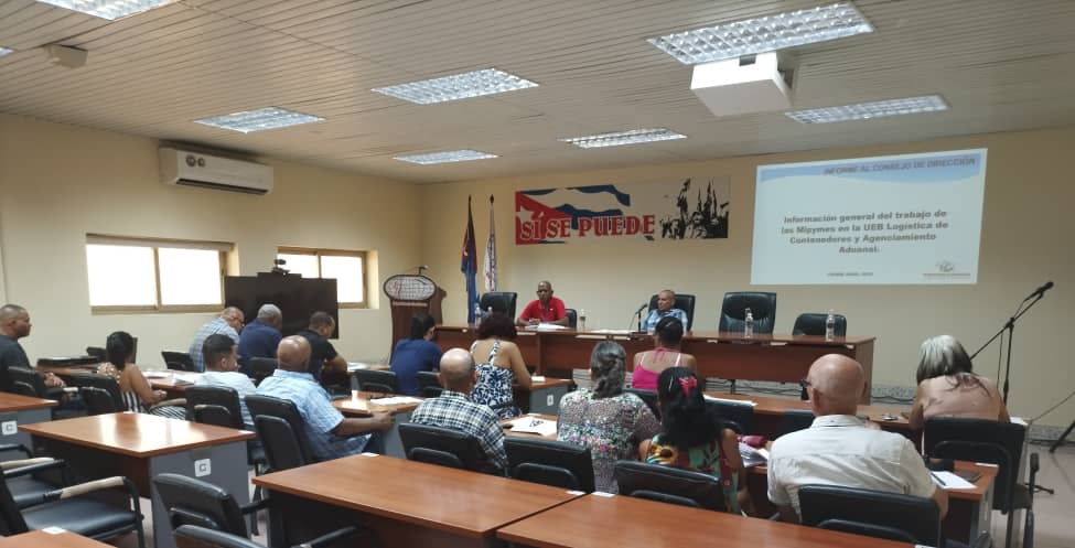 LaraTranscargo's tweet photo. #Transcargo
Se llevó a cabo el Consejo de Dirección de la Empresa Transcargo, dirigido por el Director General Jorge Lara Téllez y Director Adjunto Cristóbal Hernández Espinosa, espacio que reúne a los principales actores de la empresa.
#TrabajoEnEquipo#CrecimientoEconómico https://t.co/0LFJmhDHAy