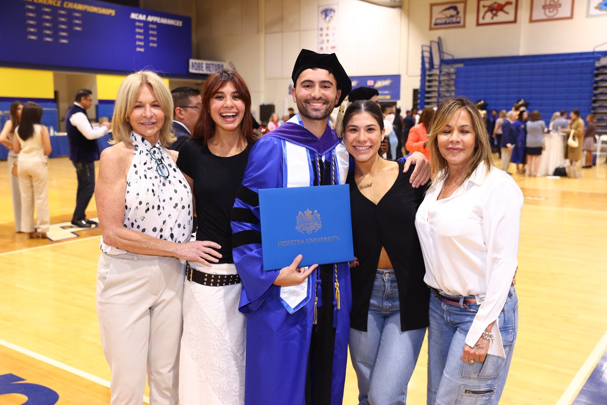 HofstraMBB's tweet photo. πππ to our guy Petey Galgano on earning his degree last night from @Hofstra_Law! What an accomplishment!
#PrideOfLI | #HofGrad | #HofGrad25 https://t.co/Ztf6dtniy4