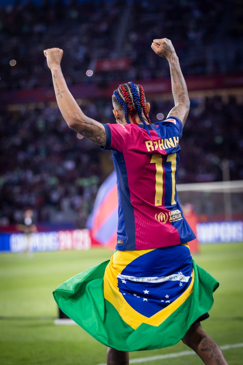 FCBarcelona's tweet photo. For Barça. 💙❤️
For Brazil. 🇧🇷
For Raphinha. 🙌 https://t.co/V7j1Kh2kkj