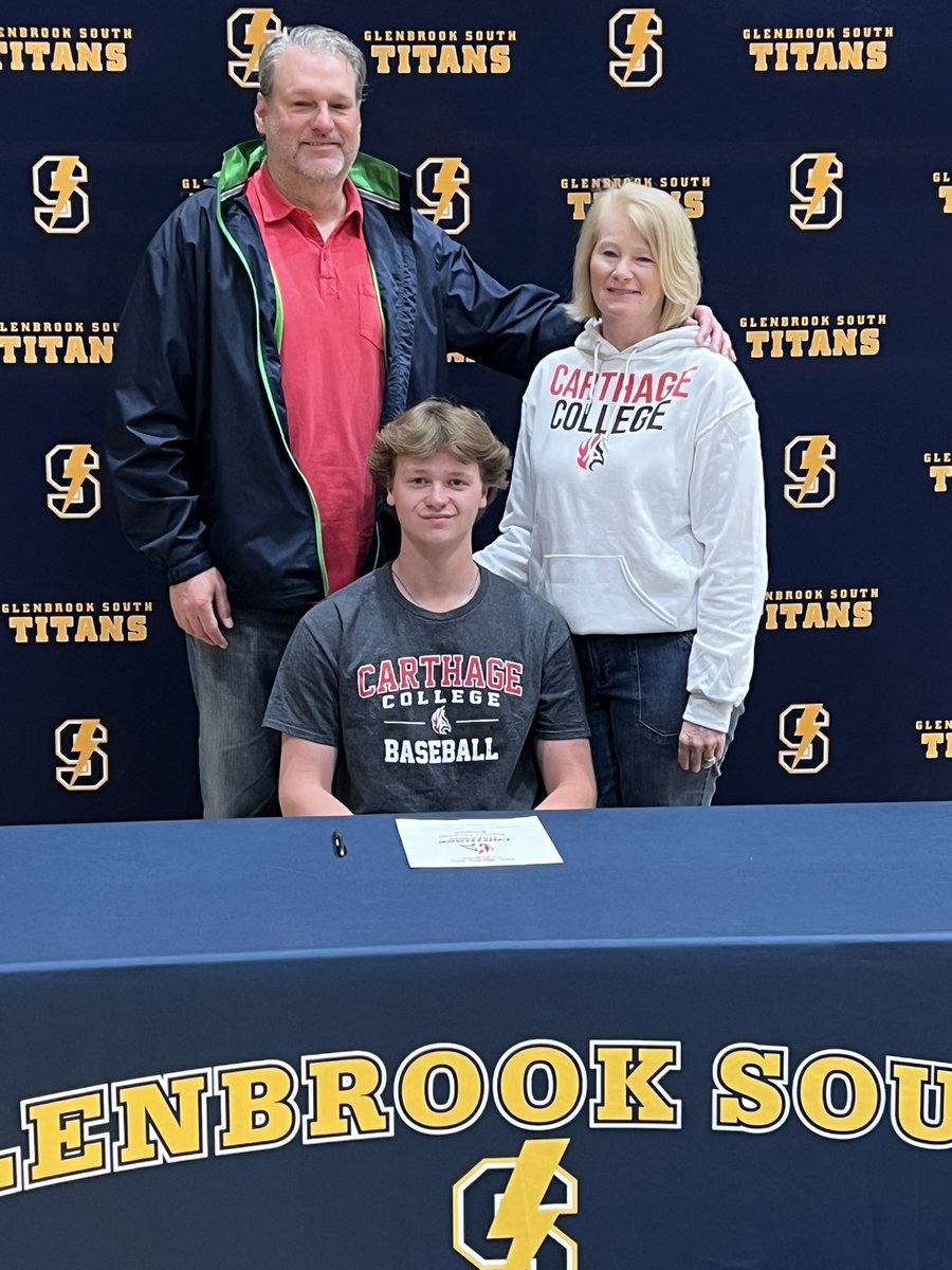 GBS_Baseball's tweet photo. ⚡️Titan signing day today✍️! Congratulations to our 3 seniors who will continue their baseball careers!
Roger Niedermaier: Xavier University
Evan Bonnell: St. Olaf College
Everett Perschall: Carthage College
So proud of them and excited for them and their families. #Titans4Life https://t.co/imQxYl8Azj