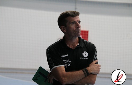 LanzaroteDeport's tweet image. 🤾‍♂️ #Balonmano 

@SamTrives continuará al frente de Balonmano Lanzarote Ciudad de Arrecife 

☑️ Será la tercera temporada en el @BMSanJoseObrero 
☑️ El objetivo será luchar por el regreso a Plata 

Consulta la noticia en el enlace ⬇️⬇️ 

lanzarotedeportiva.com/index.php/balo…