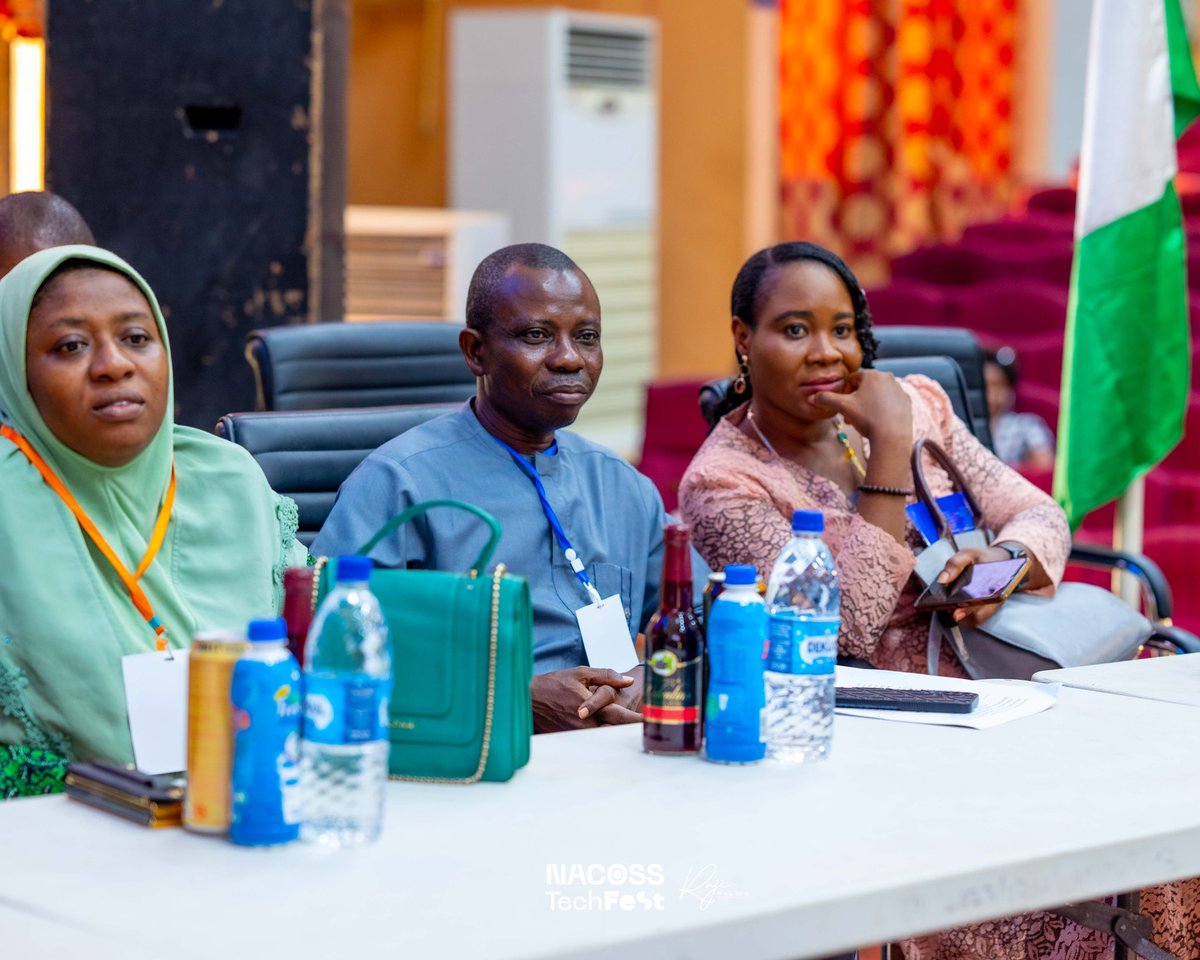 NACOSS_UIL's tweet image. Backbone. Builders. Believers.

We were honored to have members of the University of Ilorin faculty and staff who have supported the growth of NACOSS Unilorin and championed student innovation from the ground up grace our event.

#NACOSSTechfest 
#TechForGood 
#NACOSSUnilorin
