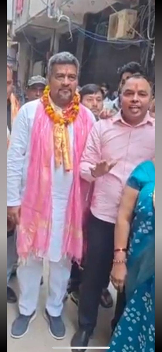 AnilYad47424199's tweet photo. @PMOIndia @gupta_rekha 
I am writing this to raise a concern about road reconstruction work in Street No.24,Tughlakabad Extension (Sangam Vihar Constituency, Ward No. 170). The inauguration for this reconstruction was done by our MLA Chandan Kumar Chaudhary on 5th Apr 2025. (1/3) https://t.co/BXI0mAbA8E
