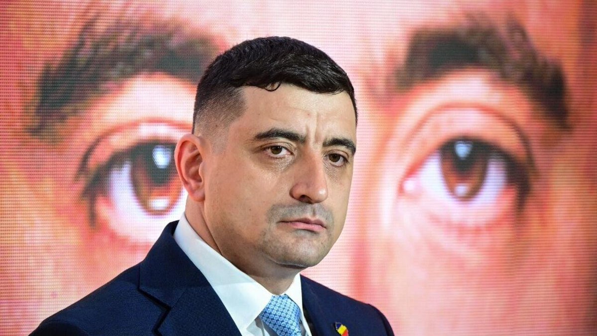 NOELreports's tweet photo. 🇷🇴 Eurosceptic George Simion, who lost to Nicușor Dan by 7.2%, is asking Romania’s Constitutional Court to annul the election. 

Sore loser vibes? Definitely. https://t.co/Ko6Rdv7Fqm