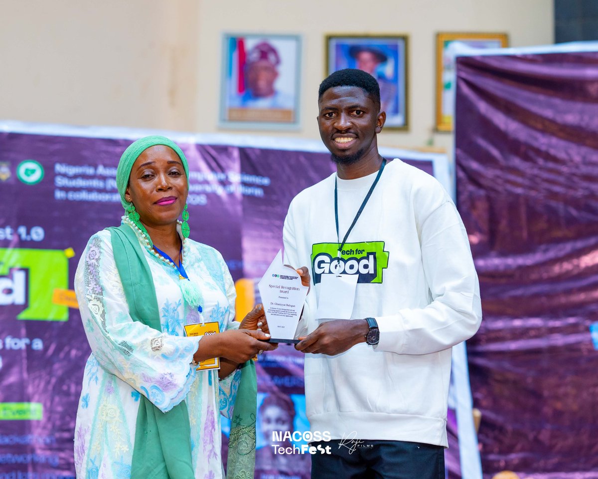 NACOSS_UIL's tweet image. We honored members of the University of Ilorin faculty and staff for standing with us and walking beside us!🫡

These Awards of Recognition symbolize our deepest gratitude for your guidance, leadership, and belief in the power of tech to shape a better world🚀🚀

#NACOSSTechfest