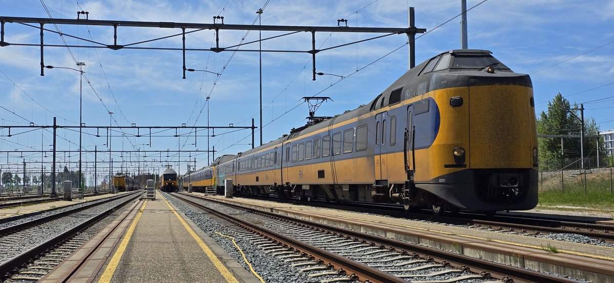 sabineramp1985's tweet image. De eerste paar ritten van de dienst zitten er alweer op. 
De rit vanaf #Hoofddorp opstel/#Schiphol ging zonder bijzonderheden en problemen en kon de trein op #Lelystad Centrum mooi optijd aan de volgende machinist overdragen.