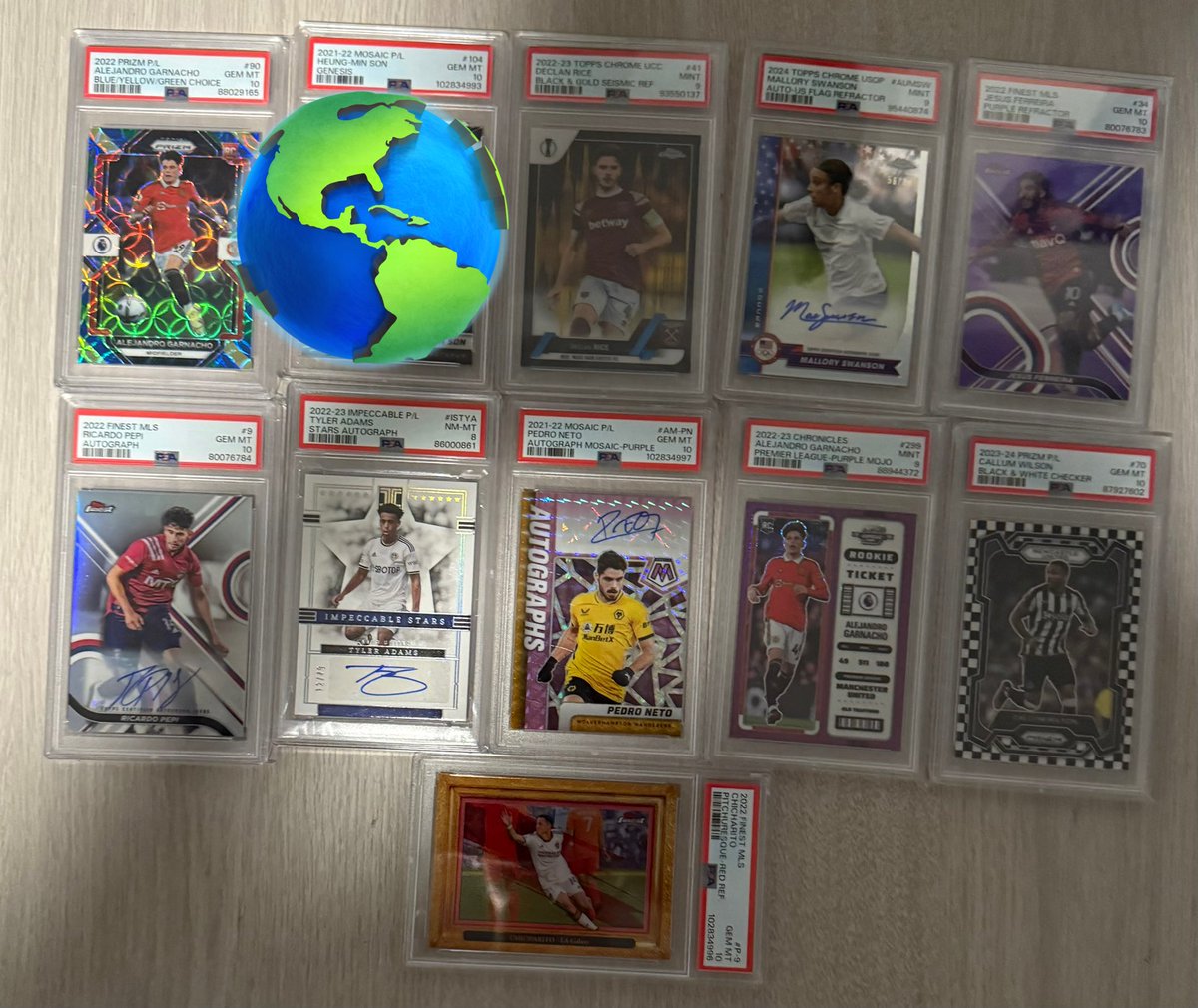 BackfieldCardz's tweet photo. Whole bunch of slabs available, please let me know if interested in anything. Also opened to bulk discount deals! https://t.co/X77gK2gzso