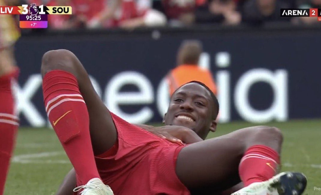 Vickybasse's tweet image. Endrick qui va regarder le match a la télé mdr le cauchemar qu'il fera le pauvre