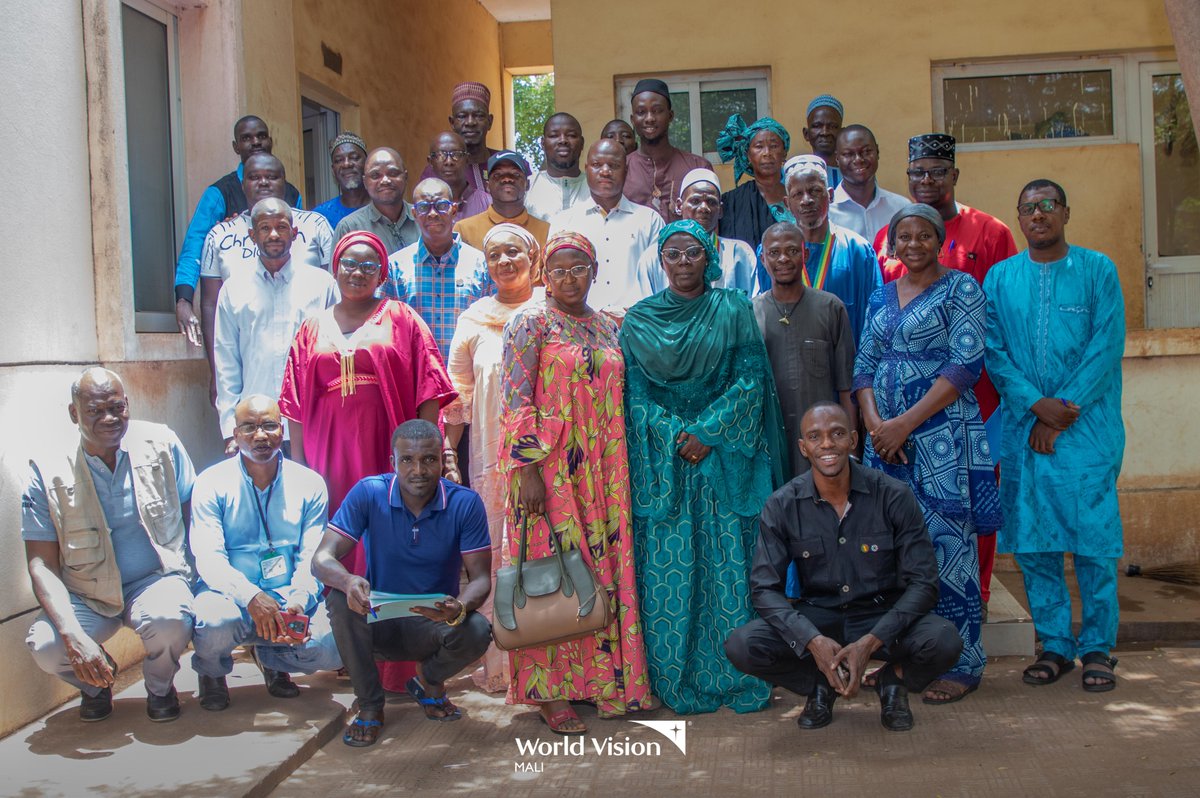 Du 12 au 15 mai 2025, World Vision Mali a réuni lors d'un atelier, dix-huit acteurs clés de la Protection de l’enfant des quartiers de Sabalibougou, Daoudabougou et Bacodjicoroni.

Il s'agissait pour ces différents acteurs d'échanger sur les causes de la violence envers les