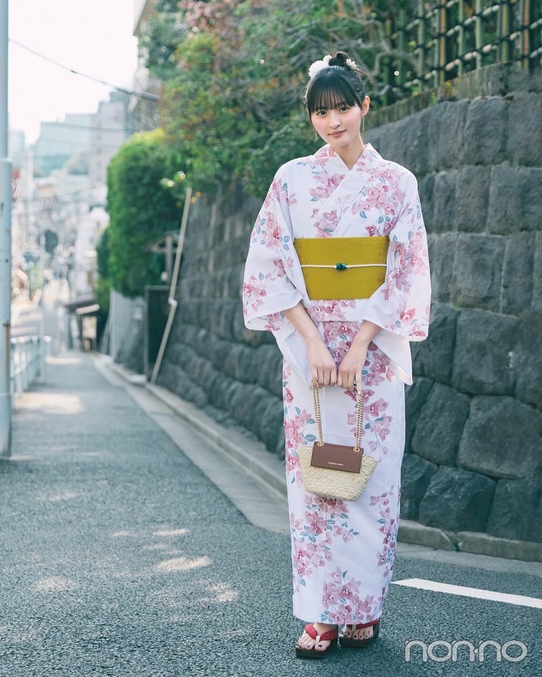 乃木坂46 遠藤さくら 浴衣 座りヨリ Amazon.co.jp: ！ 遠藤さくら 浴衣 座りヨリ 座りヒキ 2024