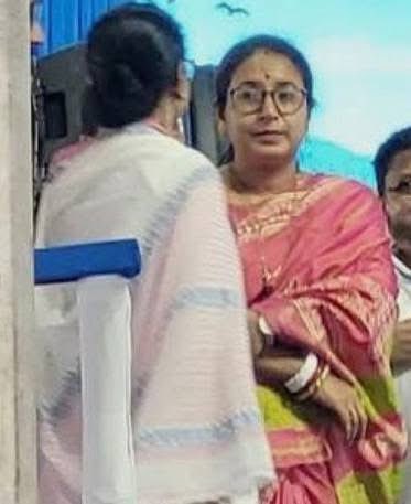 PapiaAITC's tweet photo. আজ ফুলবাড়ীর ফুটবল ময়দানে  আয়োজিত জলপাইগুড়ি, আলিপুরদুয়ার জেলা এবং শিলিগুড়ি মহকুমা পরিষদের সরকারি পরিষেবা প্রদান অনুষ্ঠানের কিছু মুহূর্ত।। https://t.co/Nf6aLFJBvB