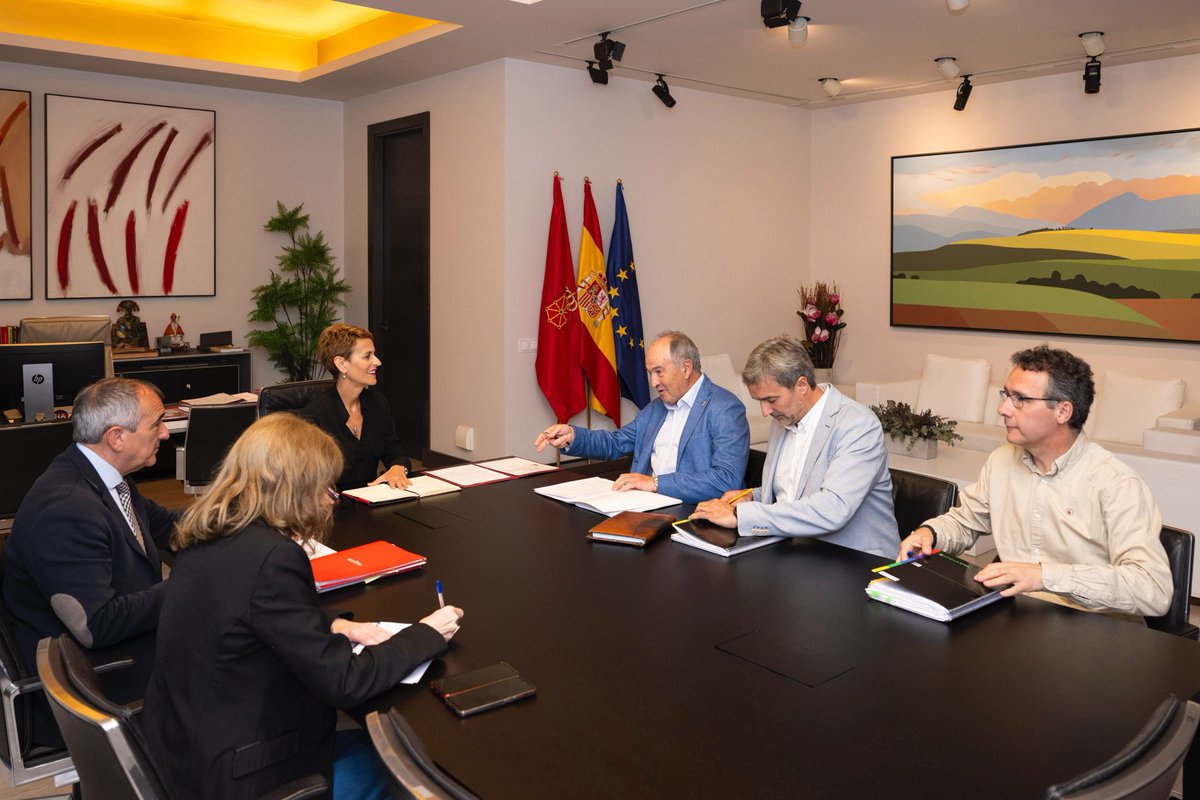El Canal es un proyecto estratégico para #Navarra y un compromiso del gob_na. 
Necesitamos el compromiso y el impulso de todos, también de los regantes.
