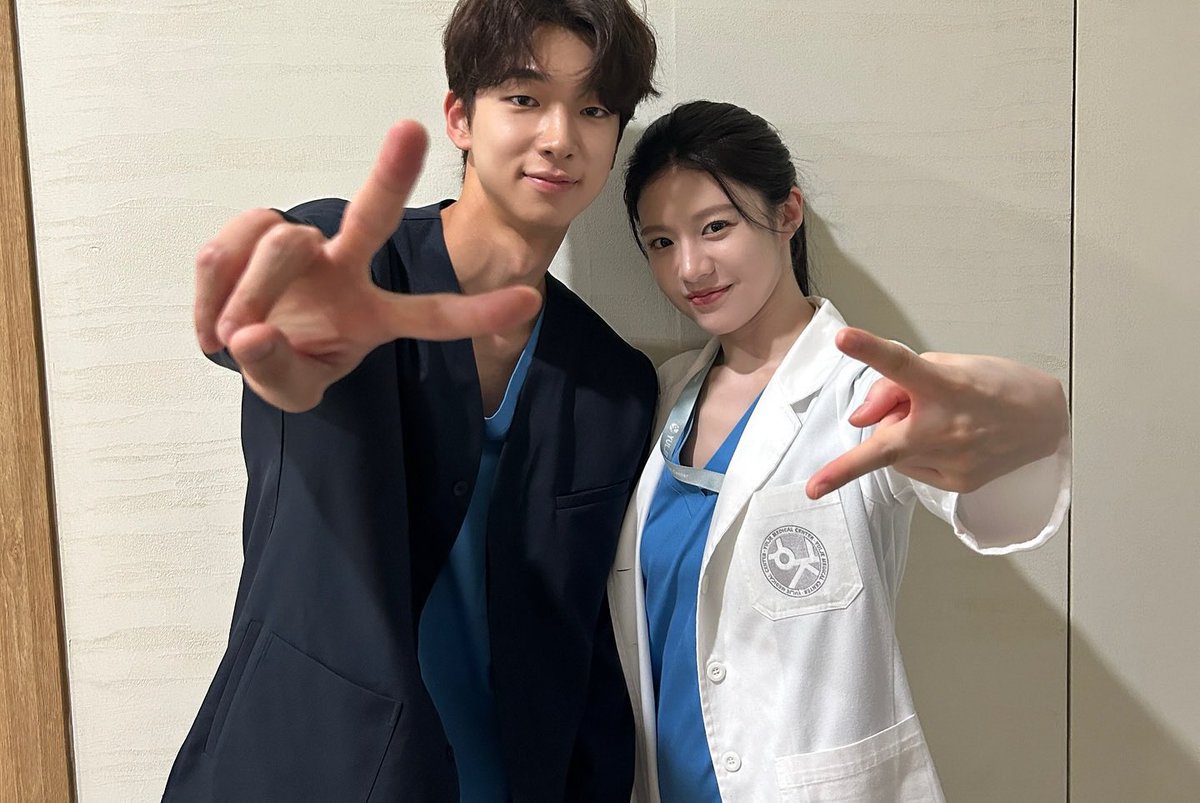 keniyagi's tweet photo. waiting for your love.

oh yiyoung (go younjung) ft ham dongho (kim ejun) few tweet au,
written by keniyagi 🏥🌡️💉 https://t.co/cJArOCq3g0